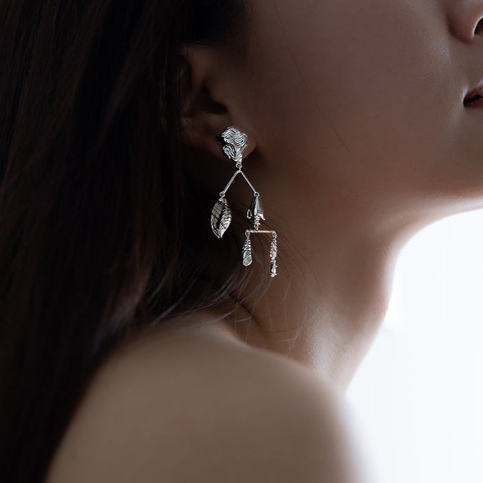 Seaside Expert Asymmetric Balance Earrings