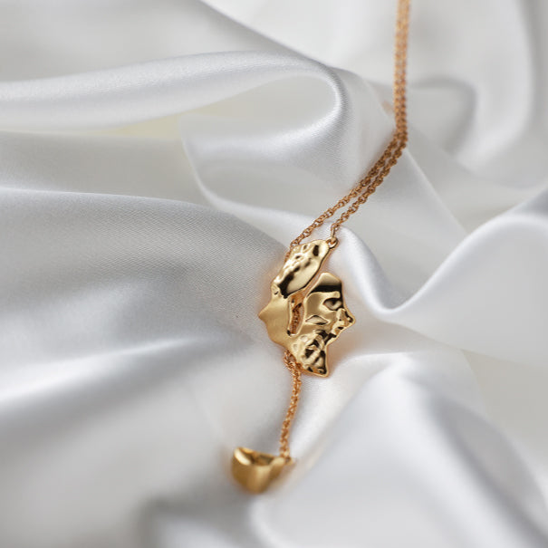 'Broken rock pieces' cross collar chain / sweater chain