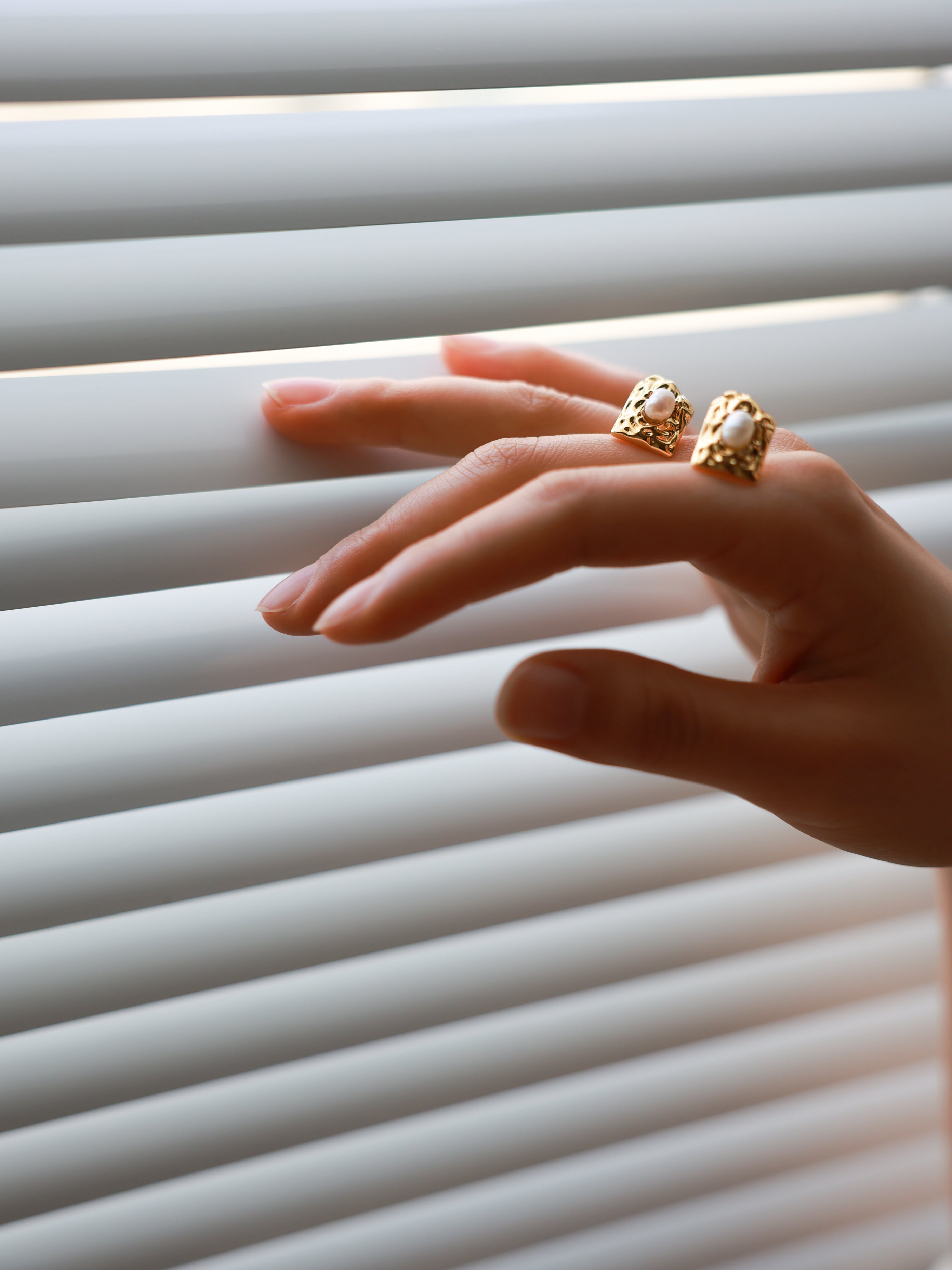 Baroque pearl rock small square stud earrings