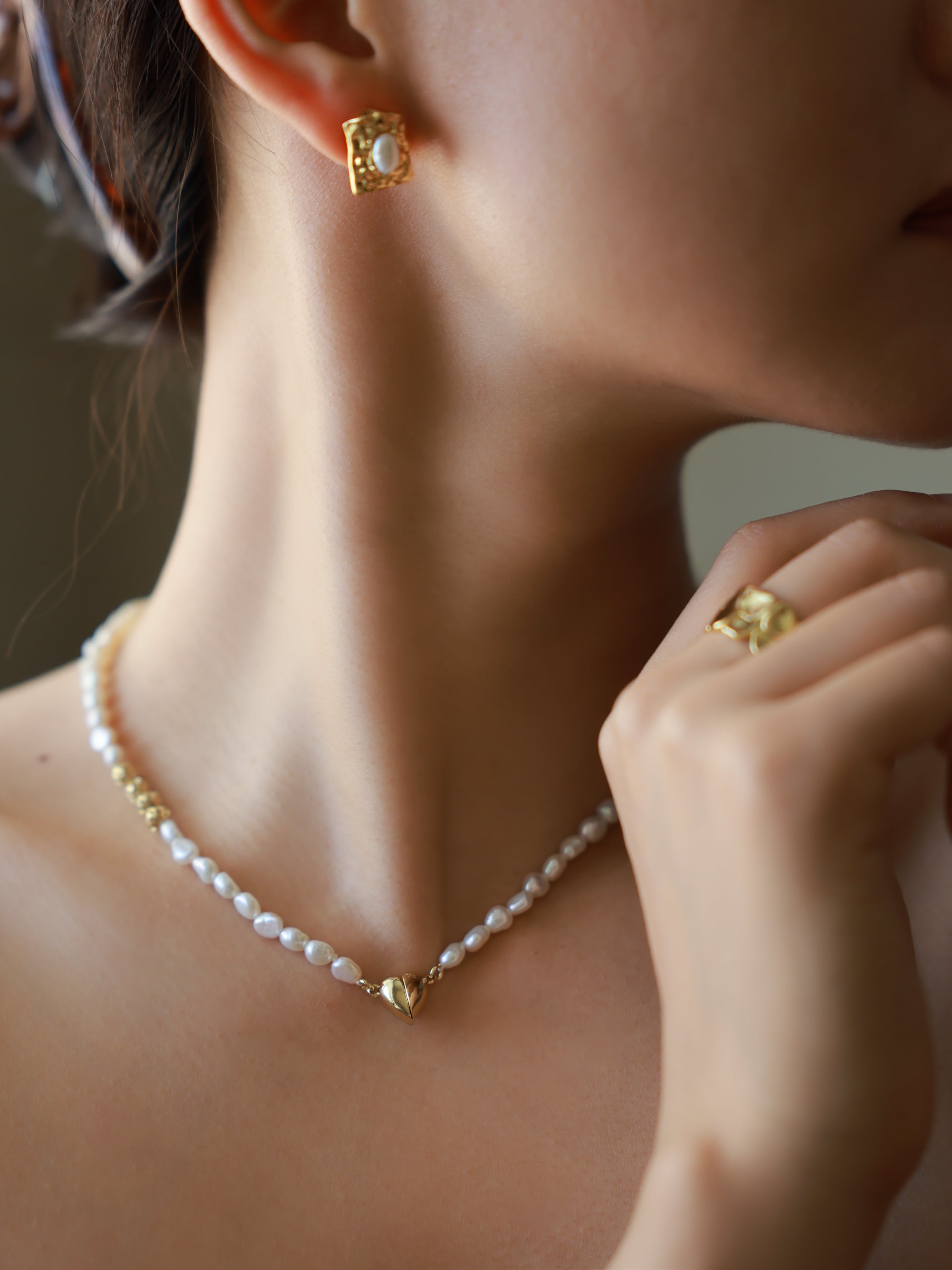 Baroque pearl necklace