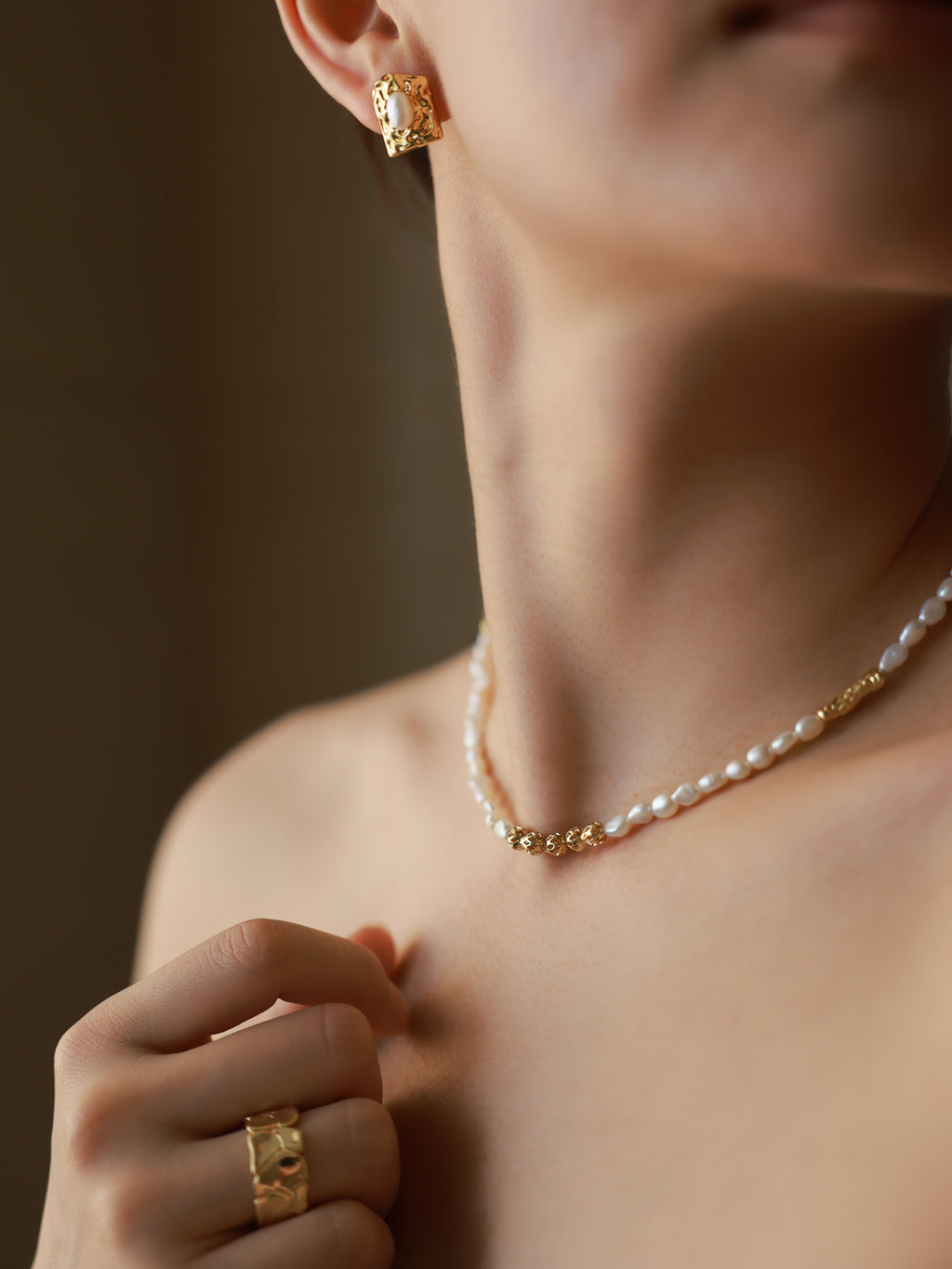 Baroque pearl necklace