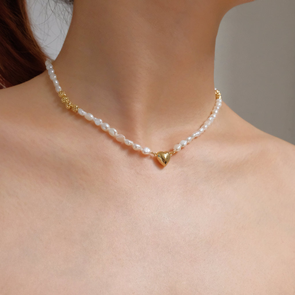 Baroque pearl necklace