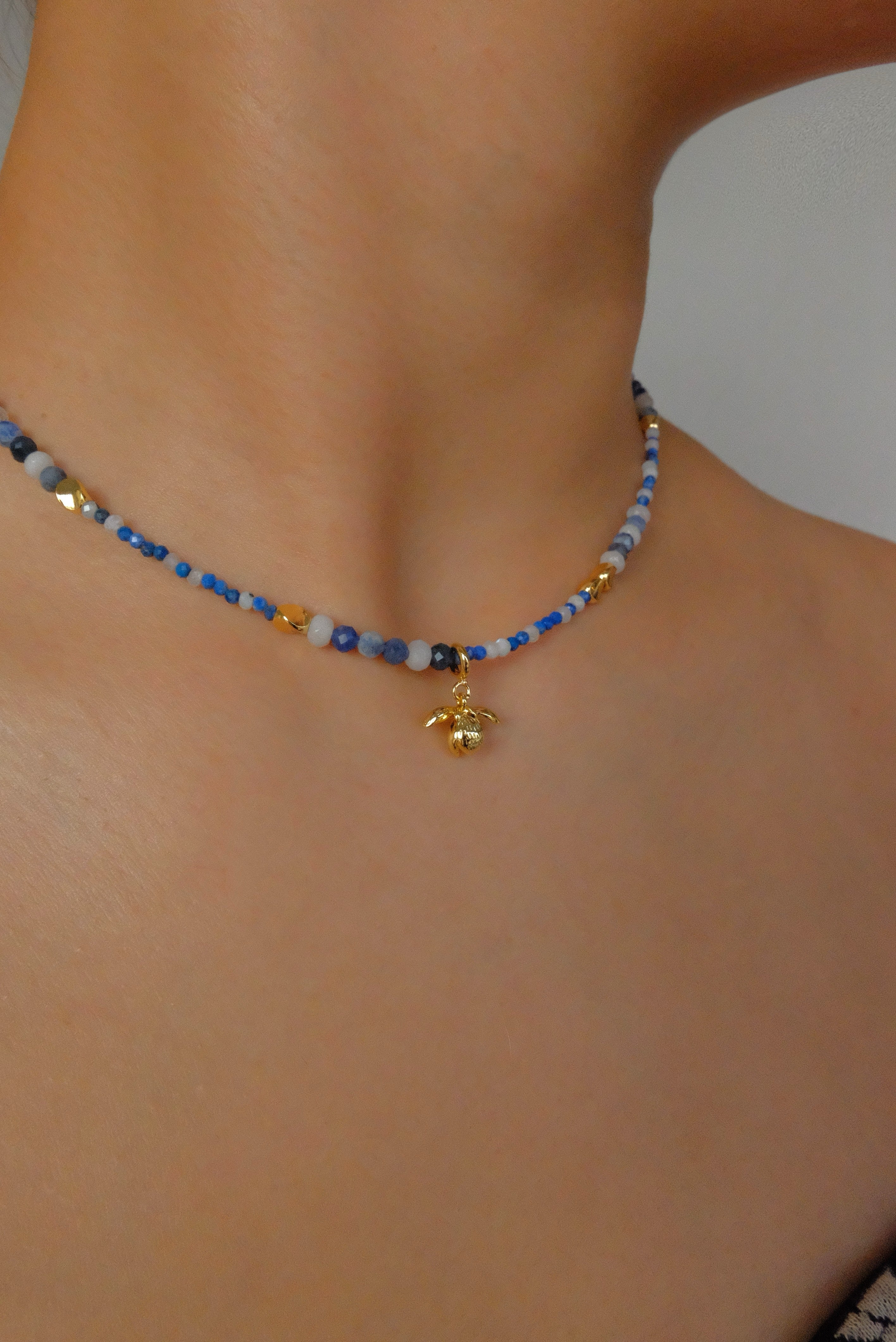 Natural stone collar chain