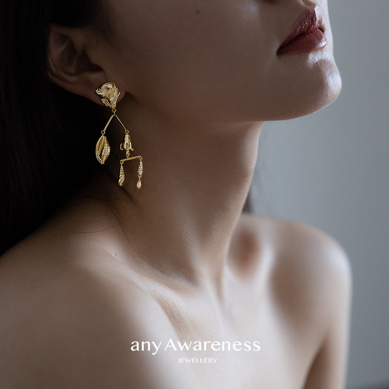 Seaside Expert Asymmetric Balance Earrings