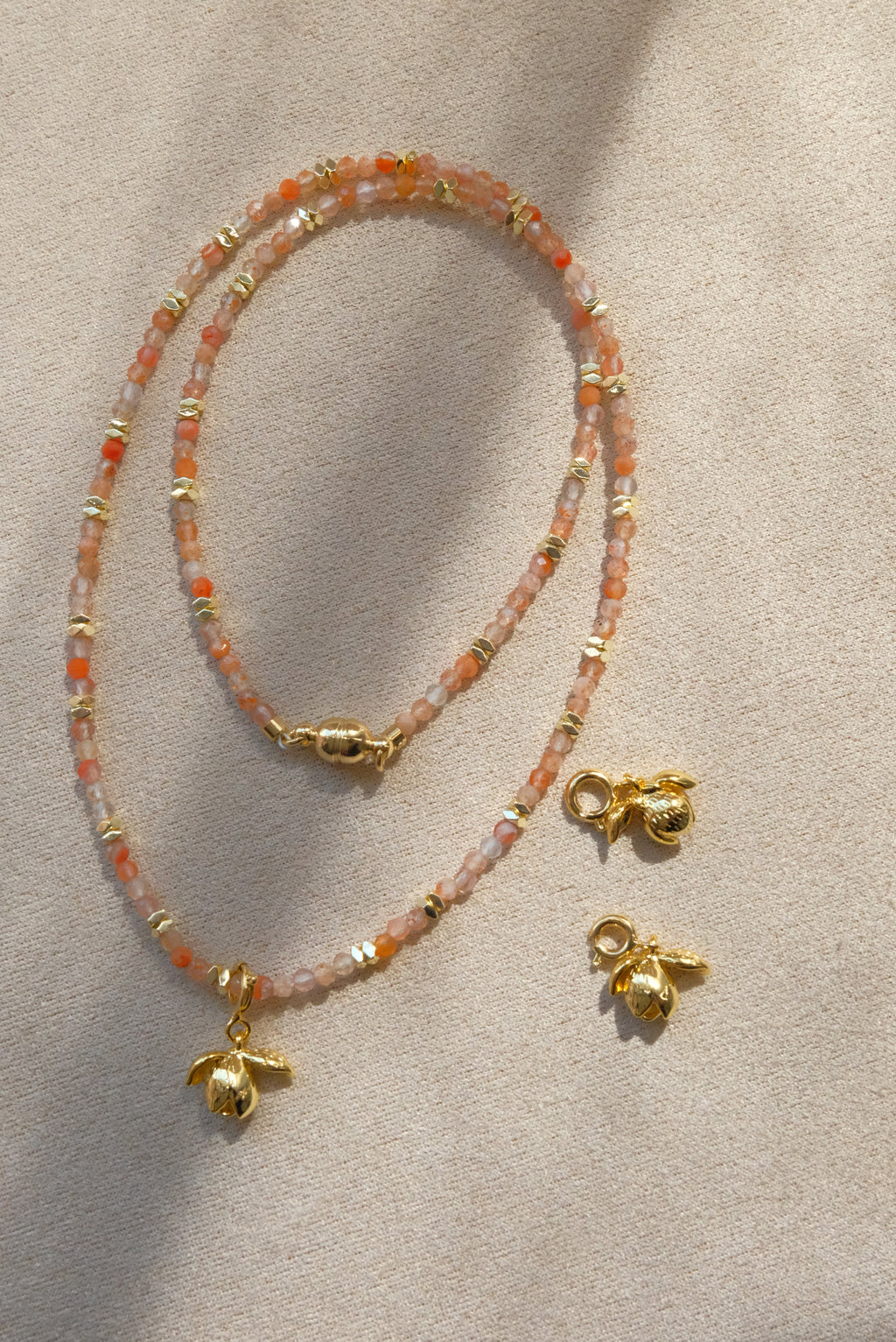 Necklaces & Clavicle Chains Made with a Variety of Natural Stones