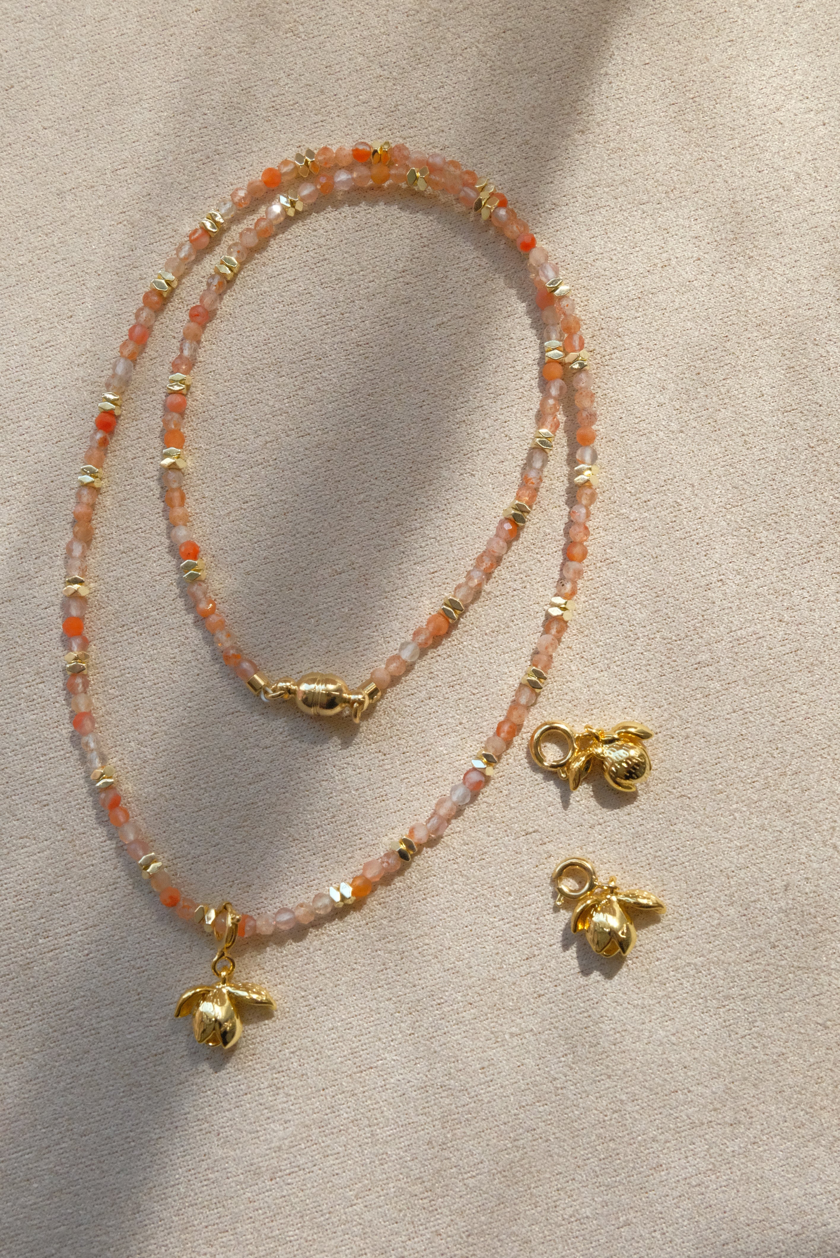 Necklaces & Clavicle Chains Made with a Variety of Natural Stones