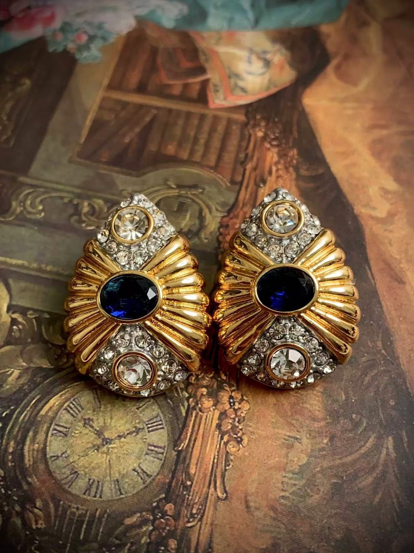 Gilt Blue Eye · Vintage Starburst Earrings